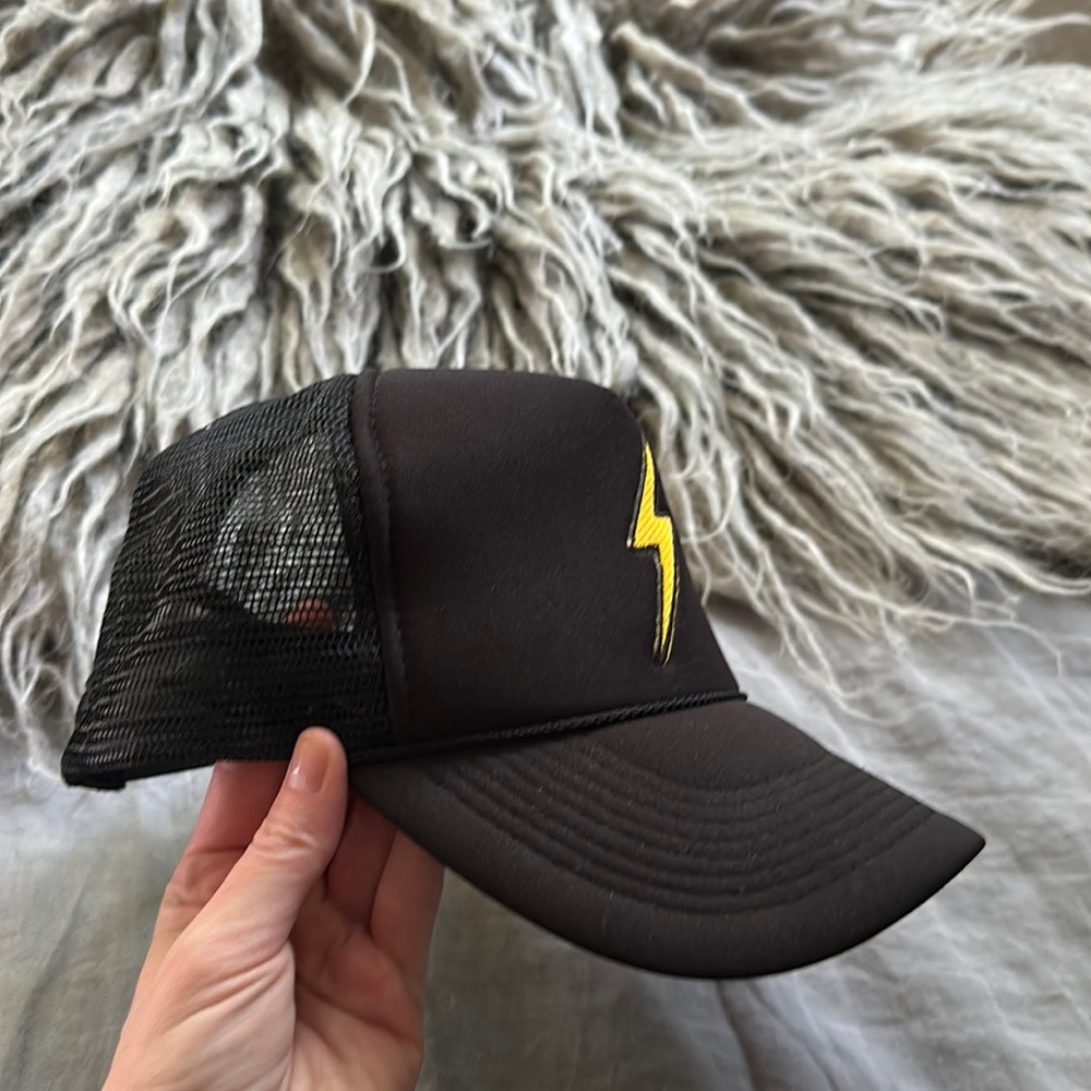 AVIATOR NATION: Vintage Bolt Trucker Cap (Like new)